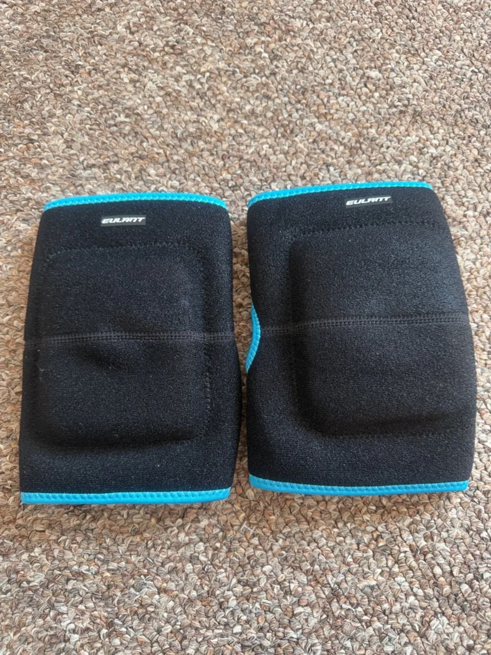 Kids Black and Blue Sports Arm/Leg Sleeve - Comfortable Support Size M!